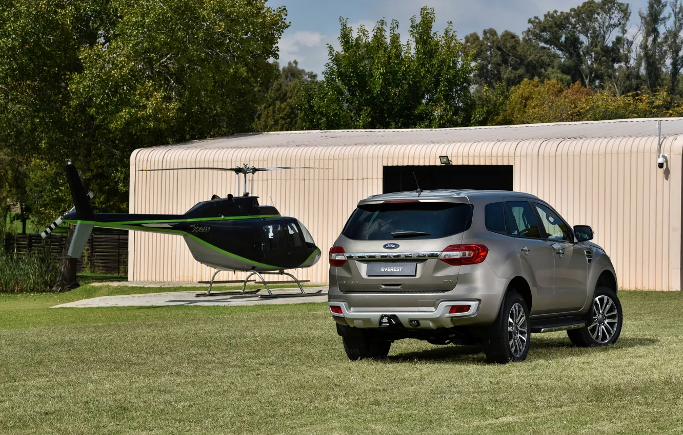 Фото обои Ford, ангар, сзади, вертолёт, Everest, Limited, 4WD, 2019