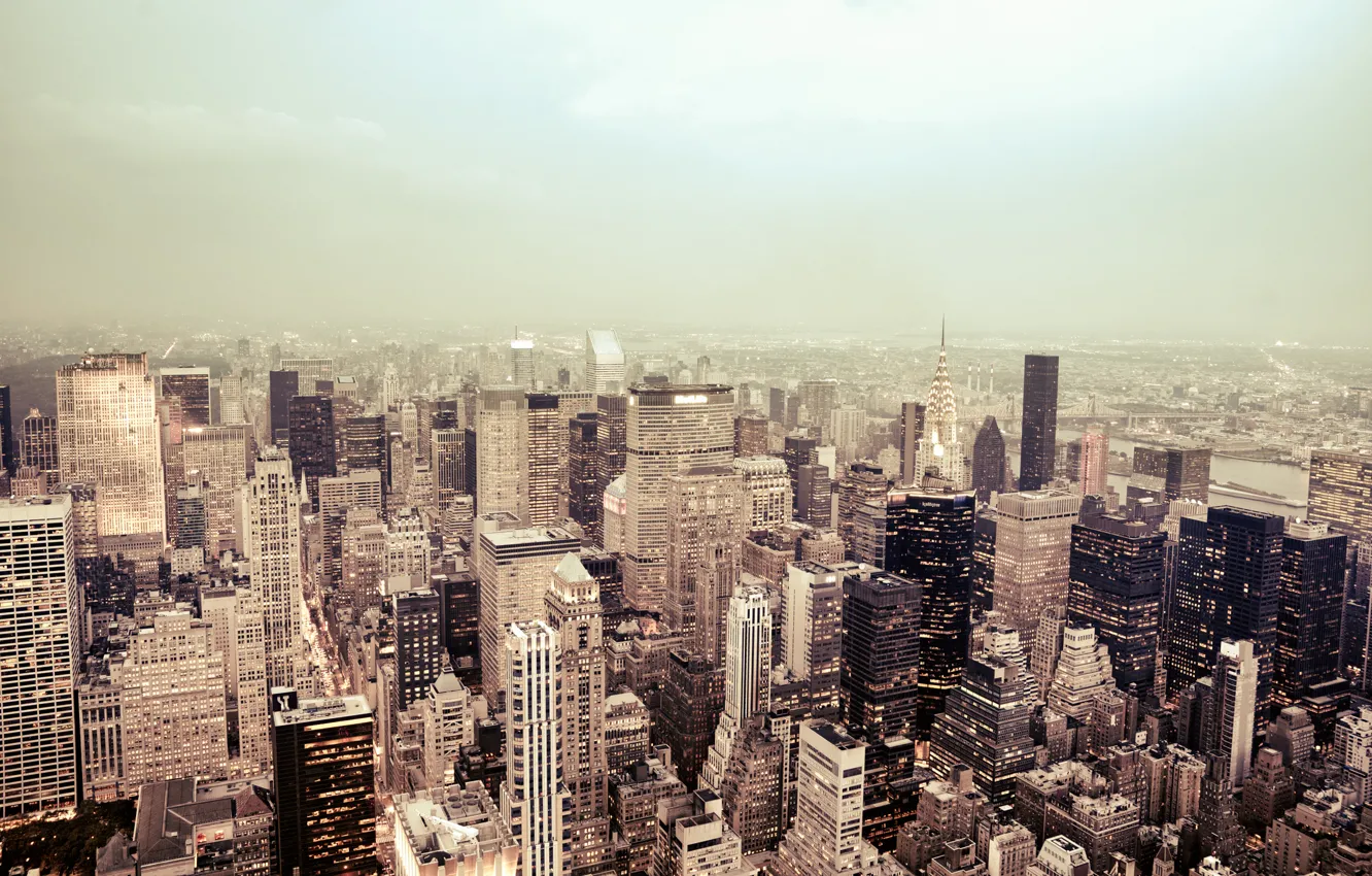 Фото обои город, огни, туман, здания, Нью-Йорк, небоскребы, крыши, USA
