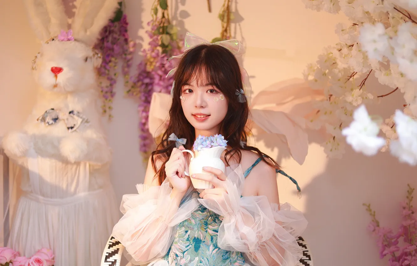 Фото обои Beautiful, Asian, Model, Flowers, Smile, Woman, Cup, Cute