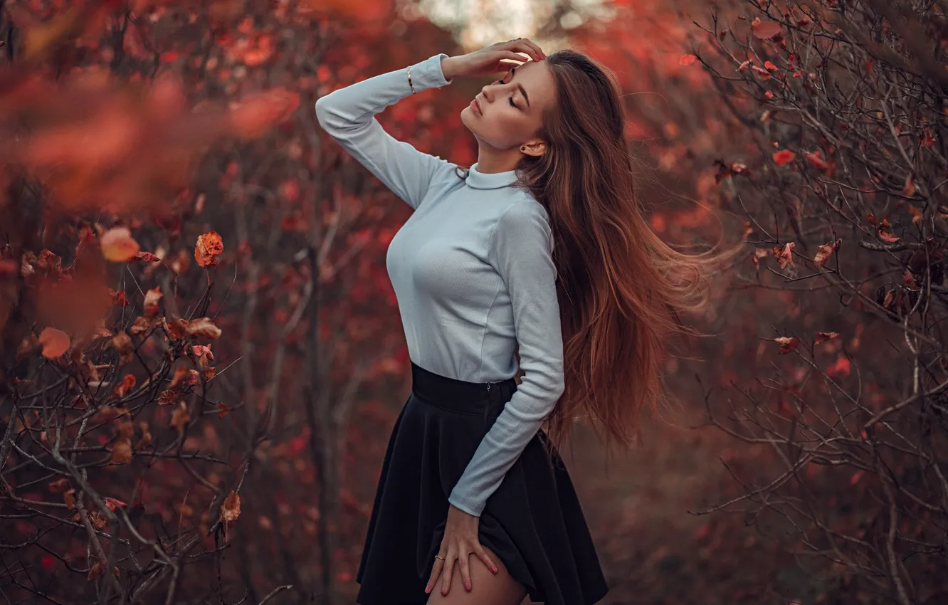 Фото обои осень, девушка, ветки, поза, настроение, длинные волосы, закрытые глаза, Григорий Лифин