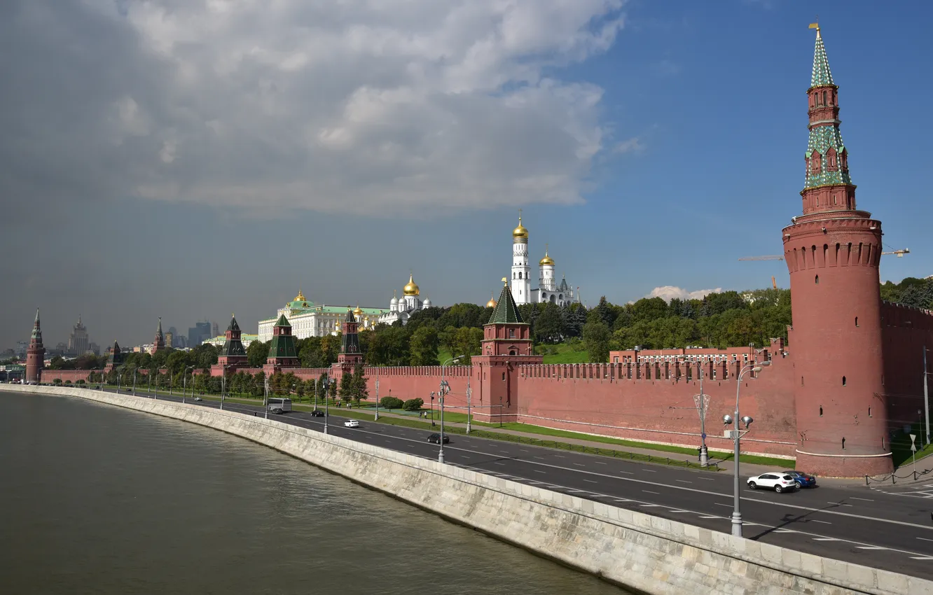 Фото обои Москва, башни, Кремль, река Москва