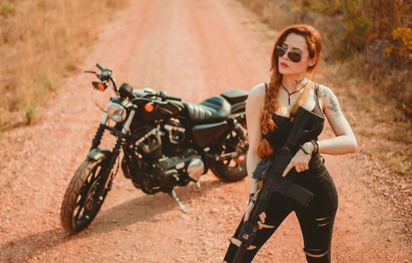 Фото обои girl, chopper, road, bike, jeans, redhead, rifle, sun glasses