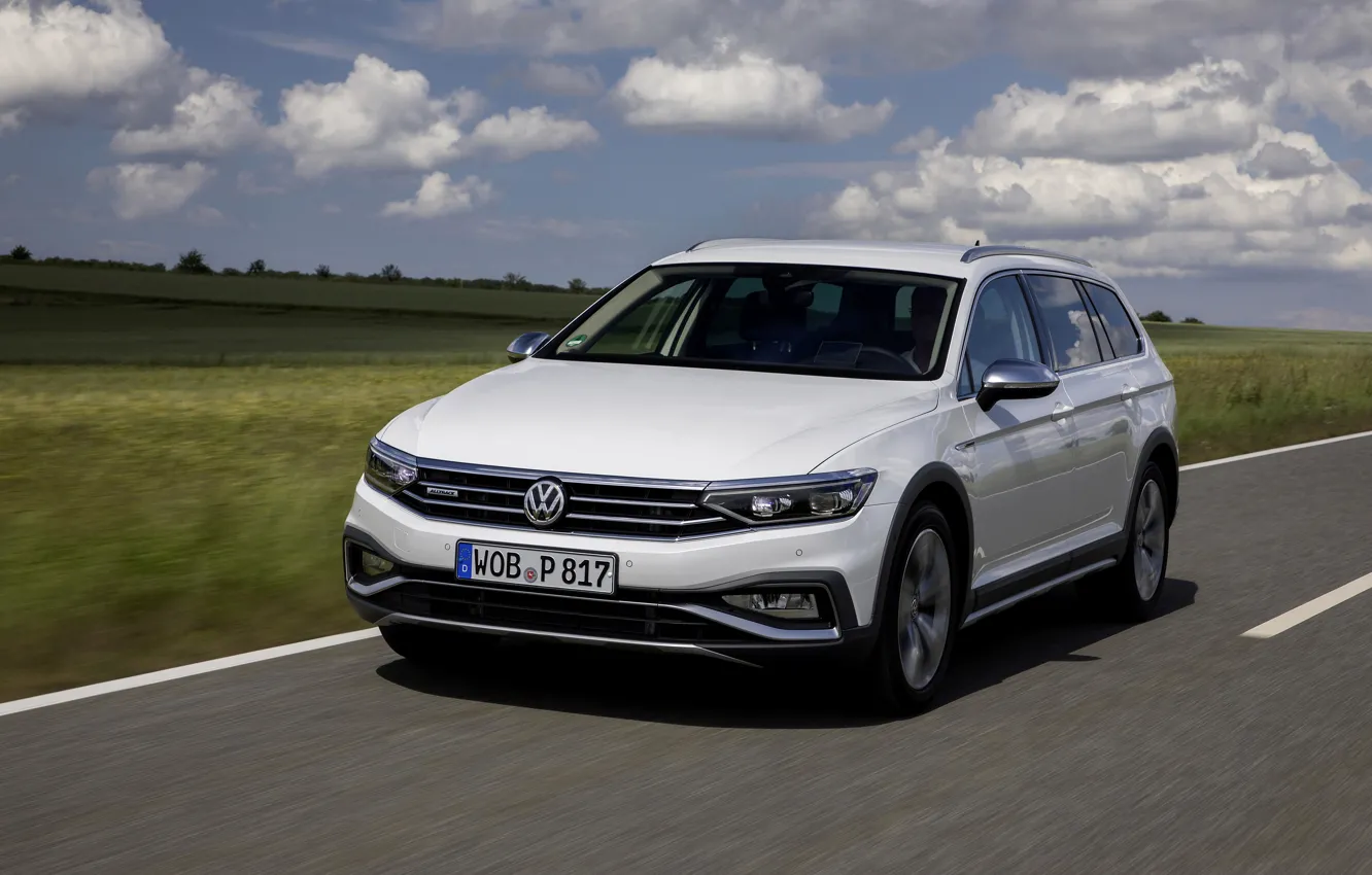 Фото обои дорога, белый, Volkswagen, универсал, Passat, Alltrack, 2019