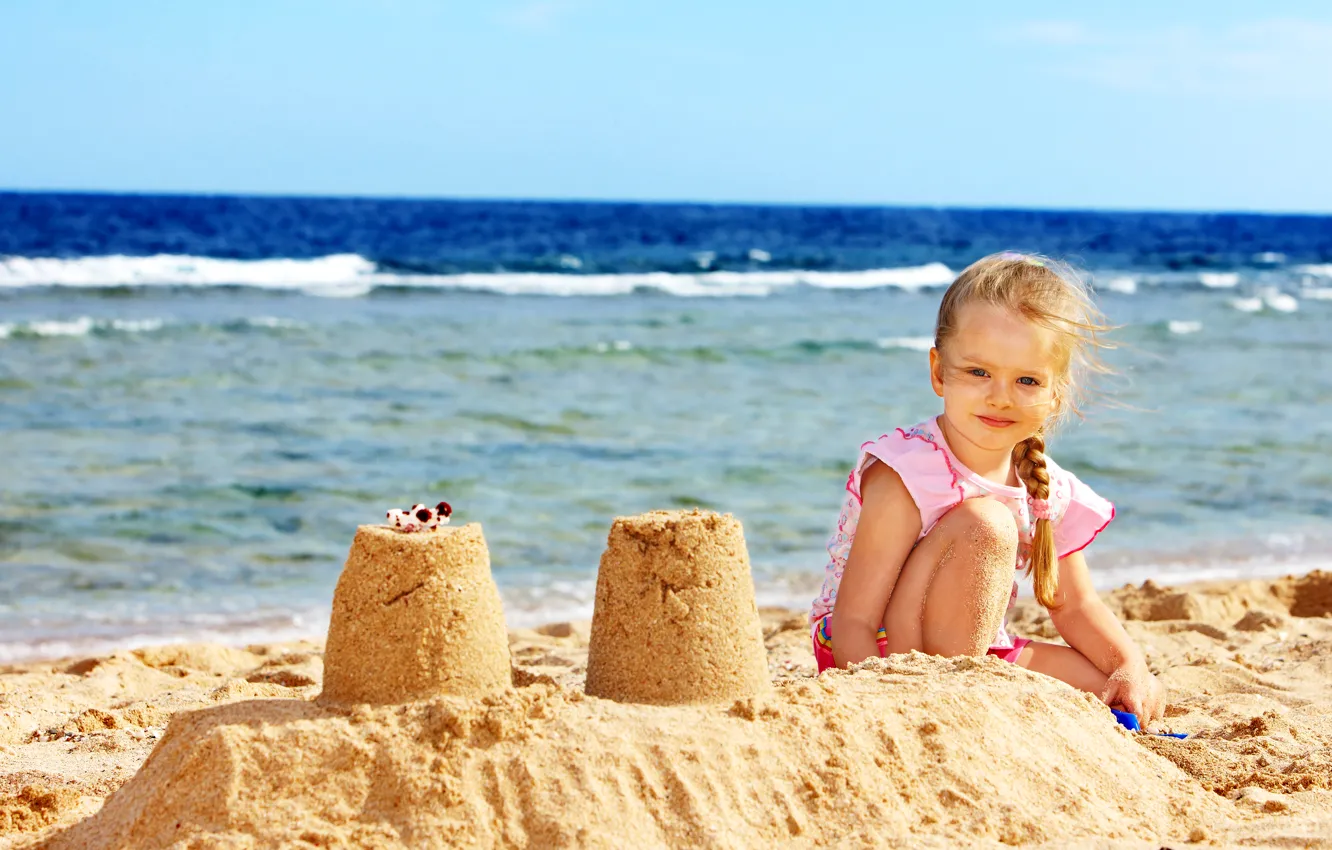 Фото обои песок, море, берег, sea, Coast, child, маленькая девочка, Little girls