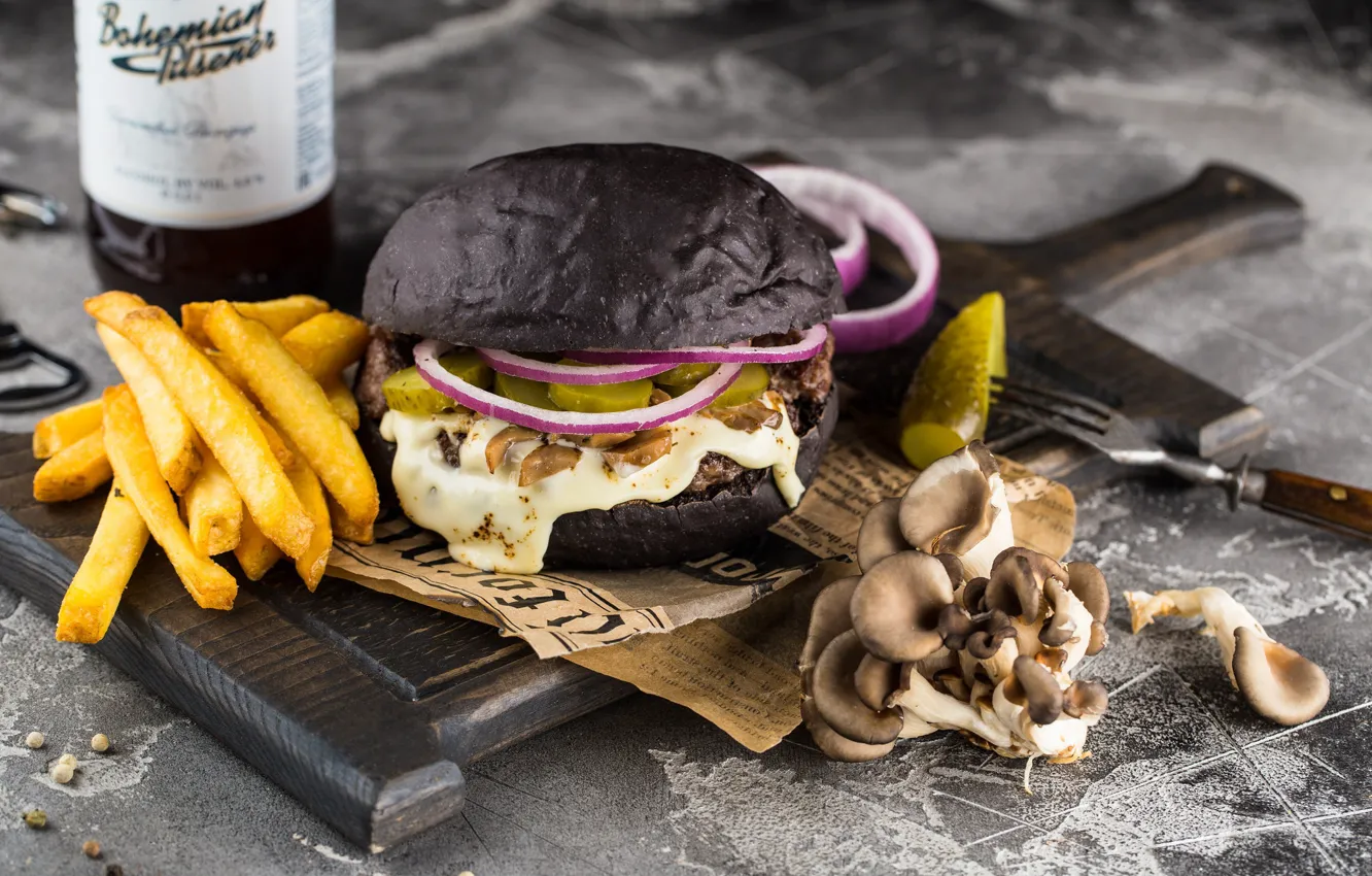 Фото обои грибы, Гамбургер, соевый соус, картофель фри