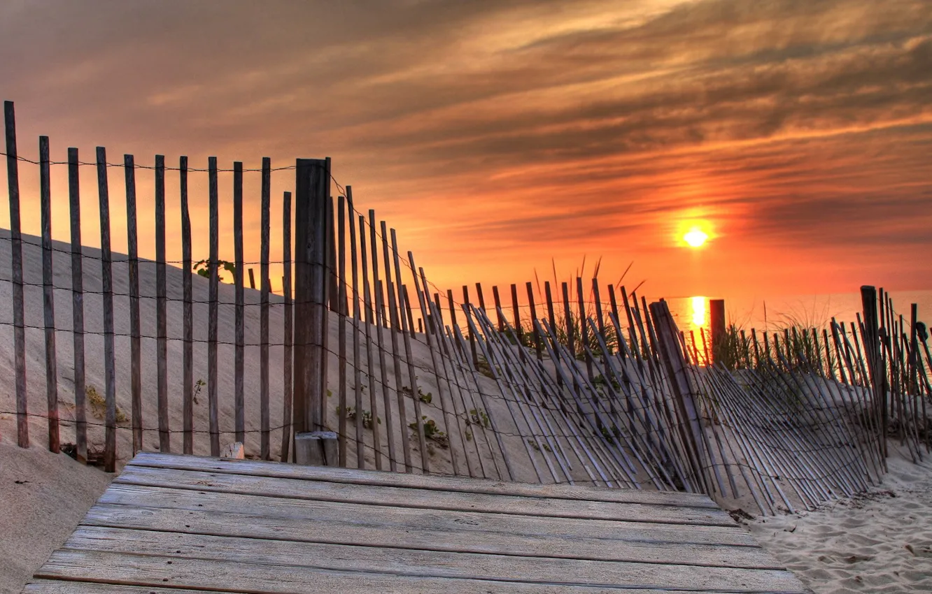 Фото обои песок, солнце, берег, Забор