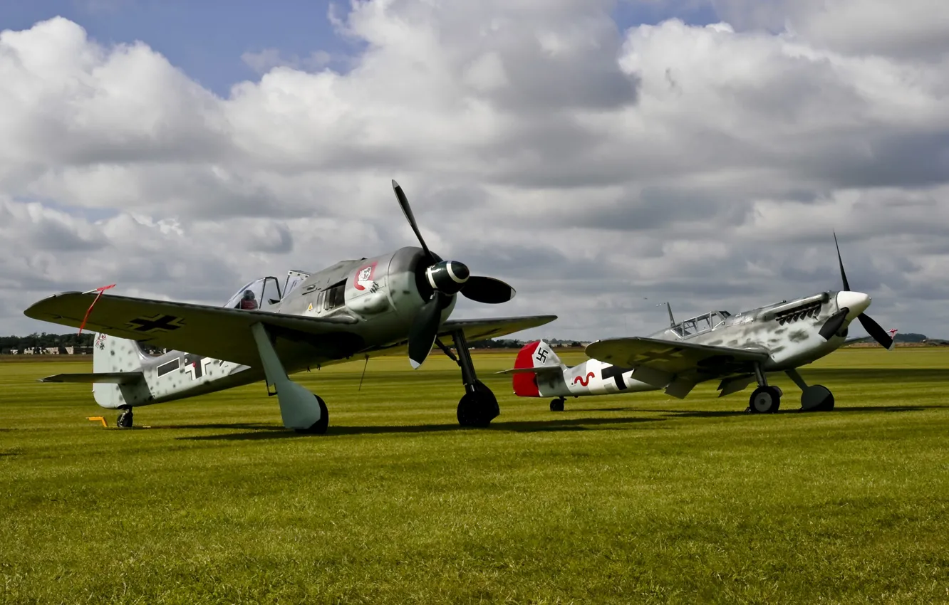 Фото обои поле, небо, войны, истребители, Bf.109, мировой, Второй, времён