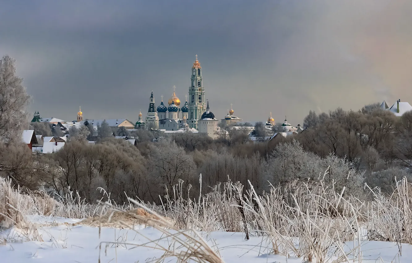 Фото обои зима, снег, деревья, пейзаж, природа, монастырь, купола, Троице-Сергиева Лавра