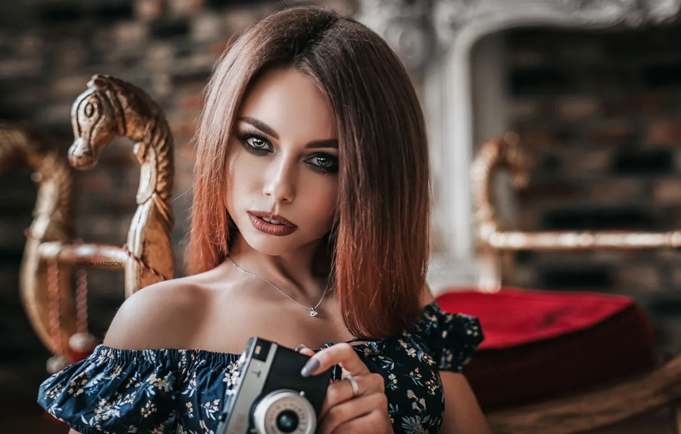 Фото обои взгляд, девушка, лицо, портрет, макияж, фотоаппарат, Антон Харисов
