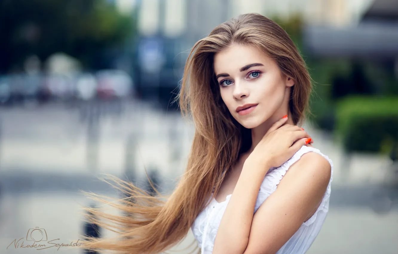 Фото обои girl, long hair, dress, photo, photographer, blue eyes, model, lips