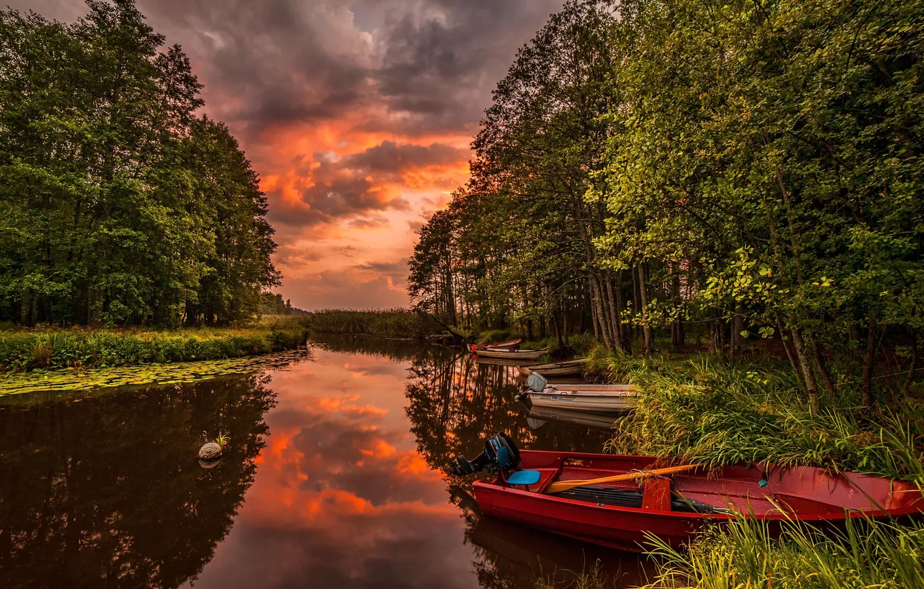 Фото обои green, red, Sunset, water, boats, River