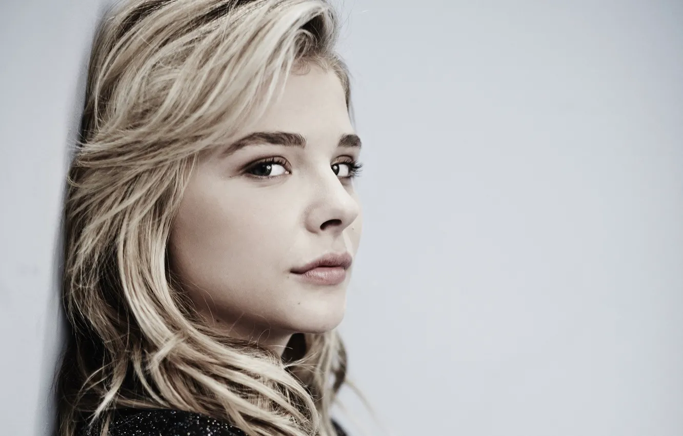 Фото обои взгляд, портрет, макияж, актриса, прическа, блондинка, Chloe Moretz, Хлоя Морец