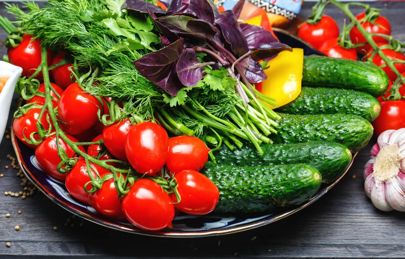 Фото обои укроп, овощи, помидоры, огурцы, базилик