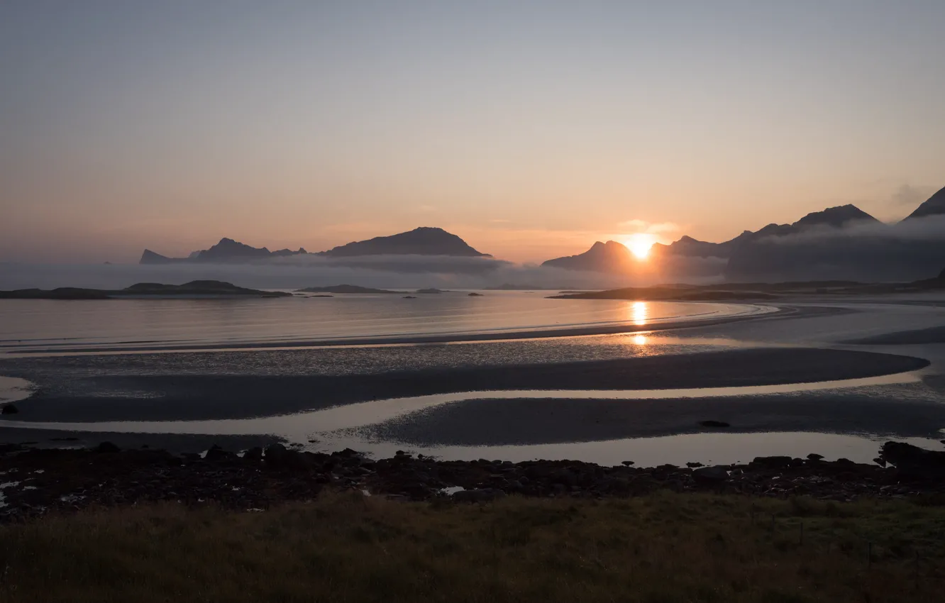 Фото обои Norway, Yttersand Beach, Morning Fog, Fredvang Lofoten Islands