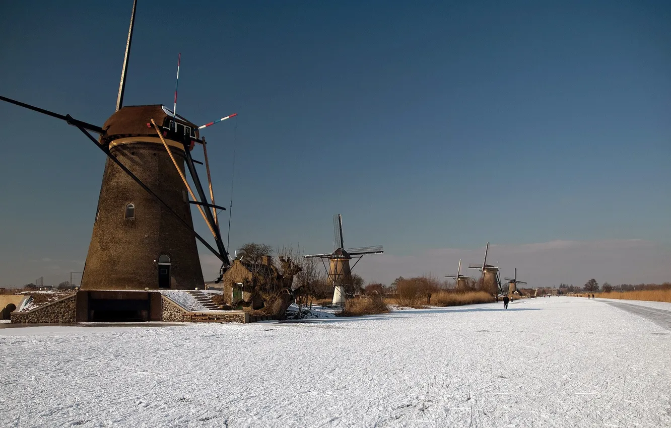 Фото обои лед, зима, небо, канал, ветряная мельница