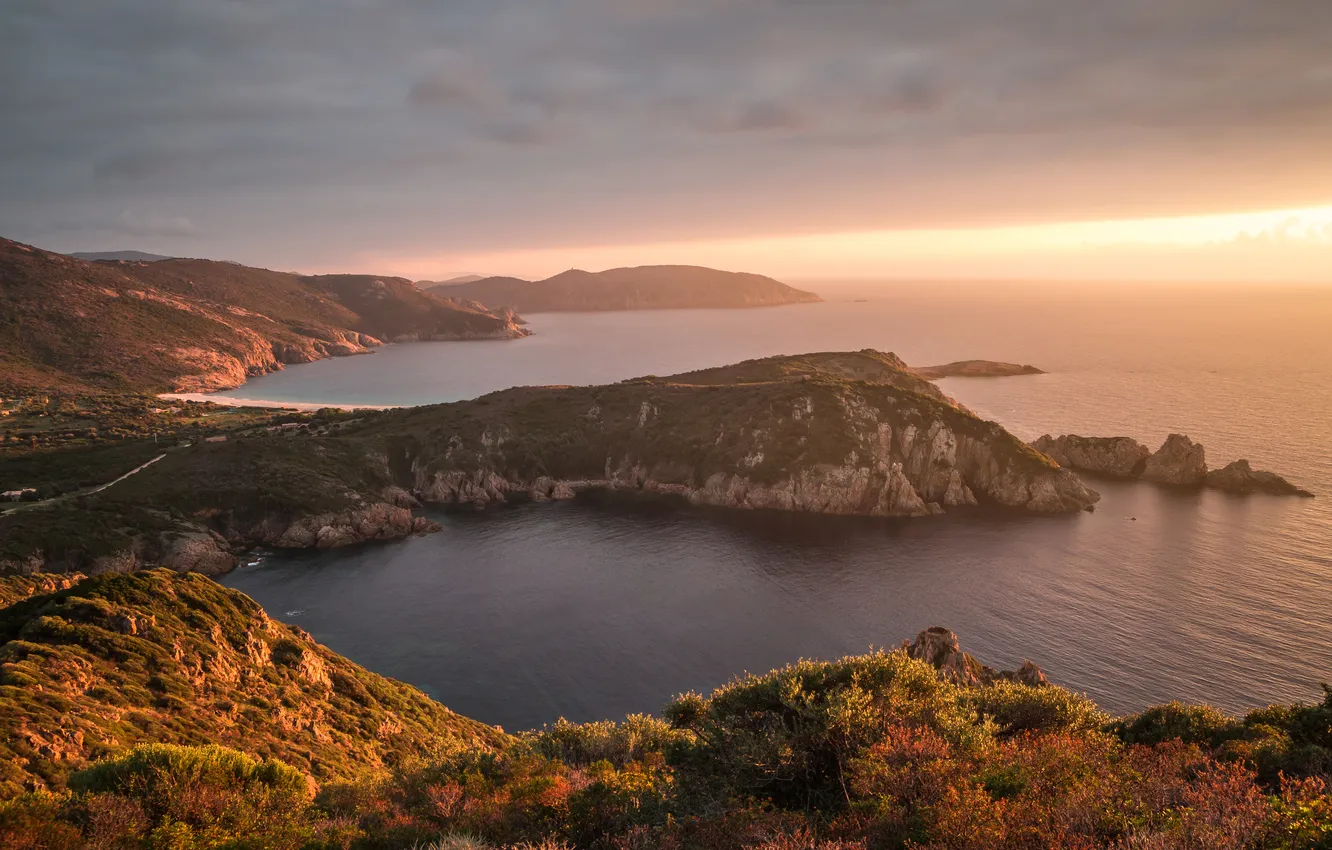 Фото обои море, скалы, рассвет, побережье, Франция, горизонт, Corsica