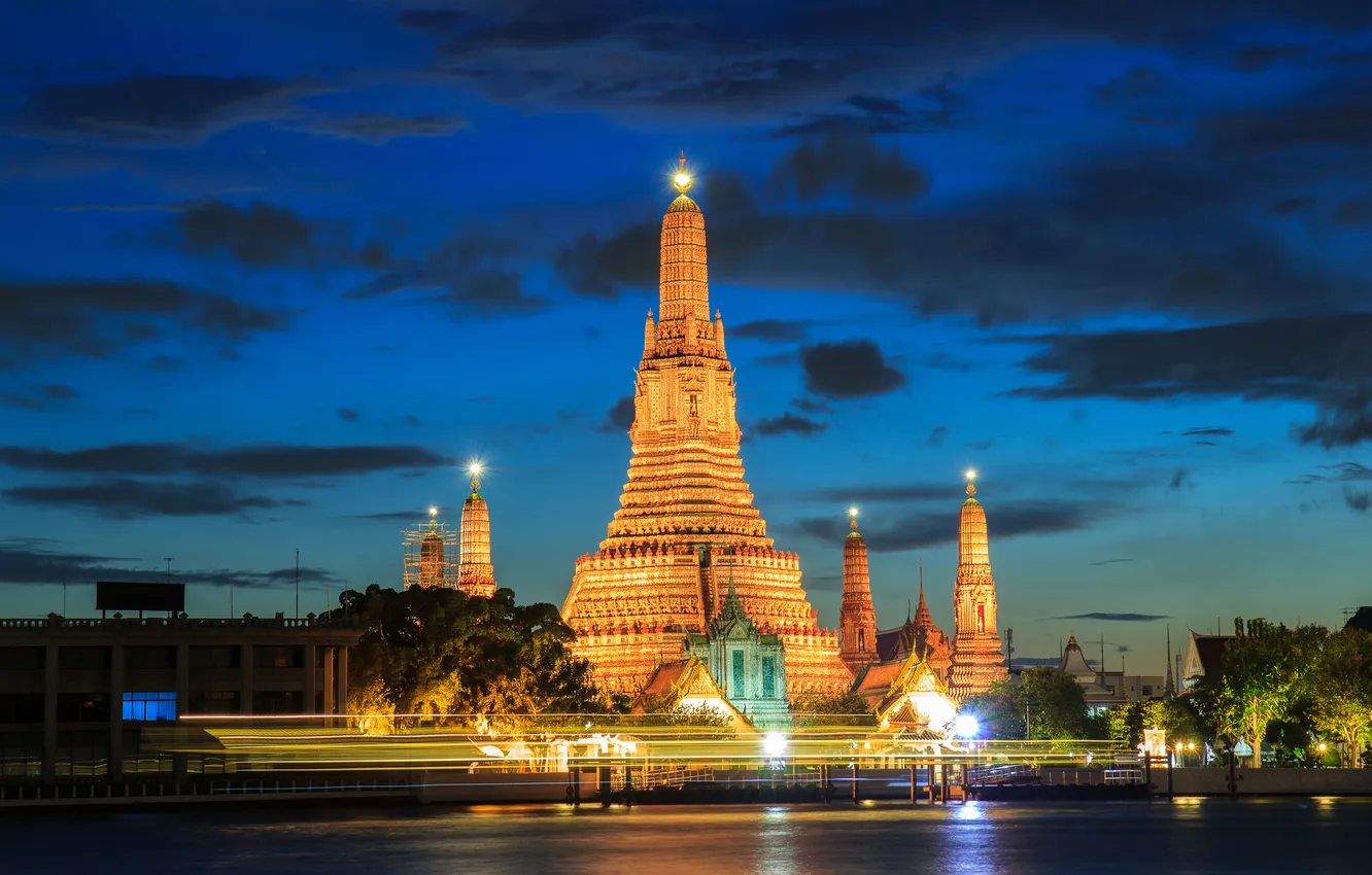 Фото обои ночь, огни, река, Таиланд, башни, дворец, Bangkok