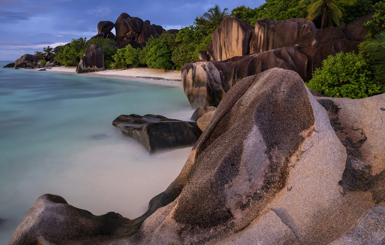 Фото обои море, пляж, синева, скалы, берег, побережье, прибой, форма