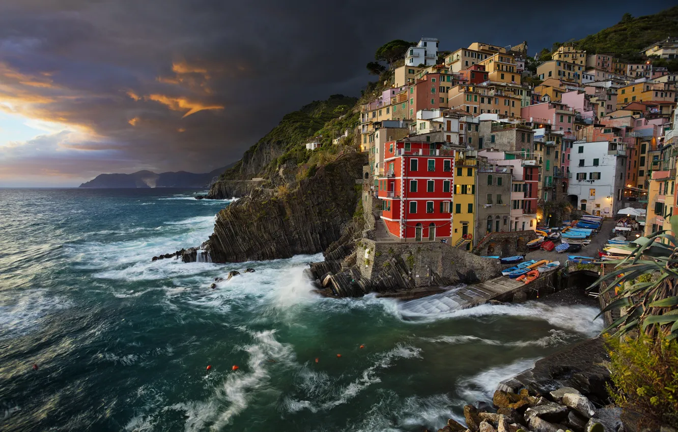 Фото обои море, побережье, здания, вечер, Италия, Italy, Лигурийское море, Riomaggiore