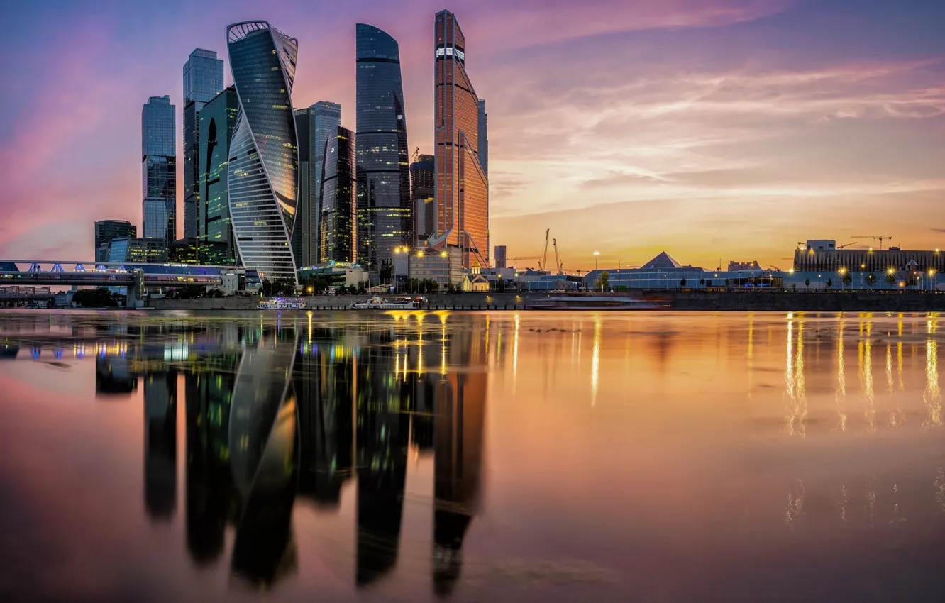 Фото обои закат, отражение, река, здания, Москва, Россия, небоскрёбы, Москва-Сити
