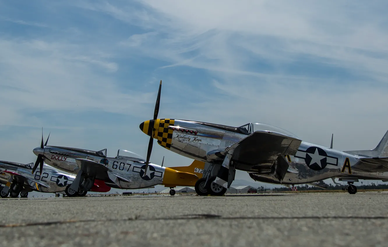 Фото обои истребители, аэродром, P-51D