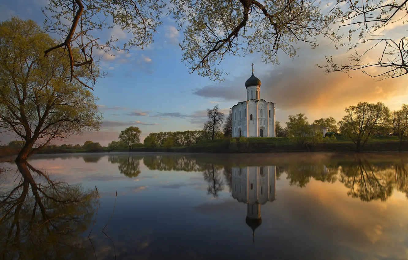 Фото обои пейзаж, природа, отражение, река, сумерки, Нерль, церковь Покрова