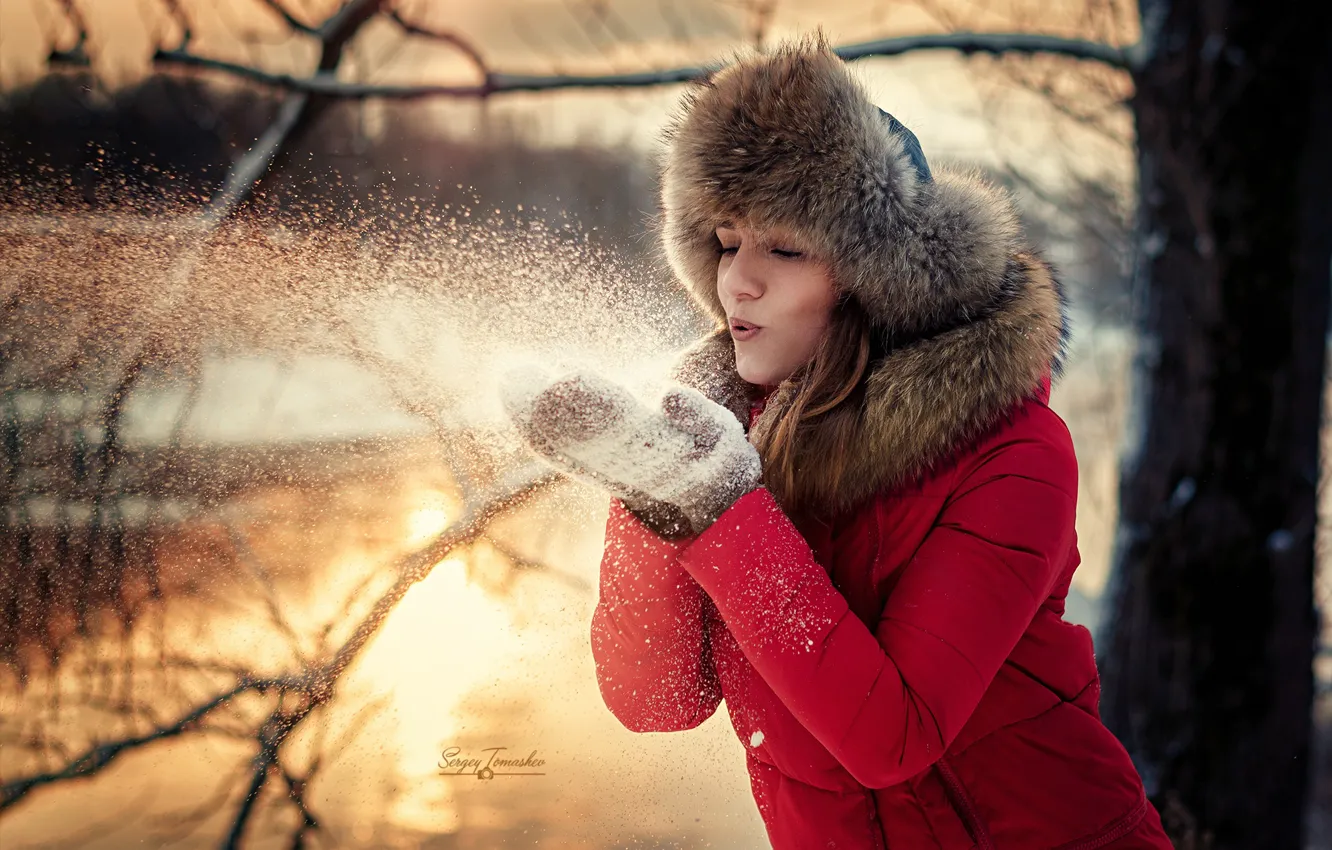 Фото обои девушка, снег, настроение, шапка, варежки, Сергей Томашев