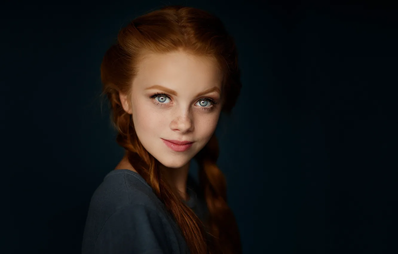 Фото обои глаза, девушка, улыбка, волосы, веснушки, Рыжая, Скарлетт, Сергей Бидун