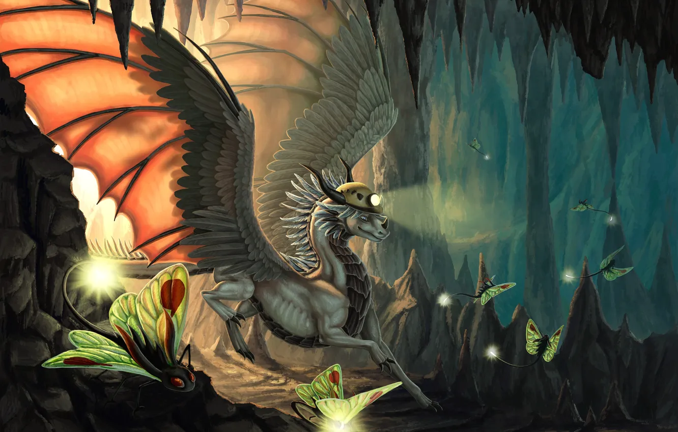 Фото обои дракон, крылья, огоньки, арт, существа, фонарь, пещера, каска