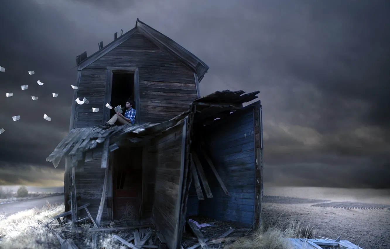 Фото обои house, clouds, old, cold, selfportrait, modeling