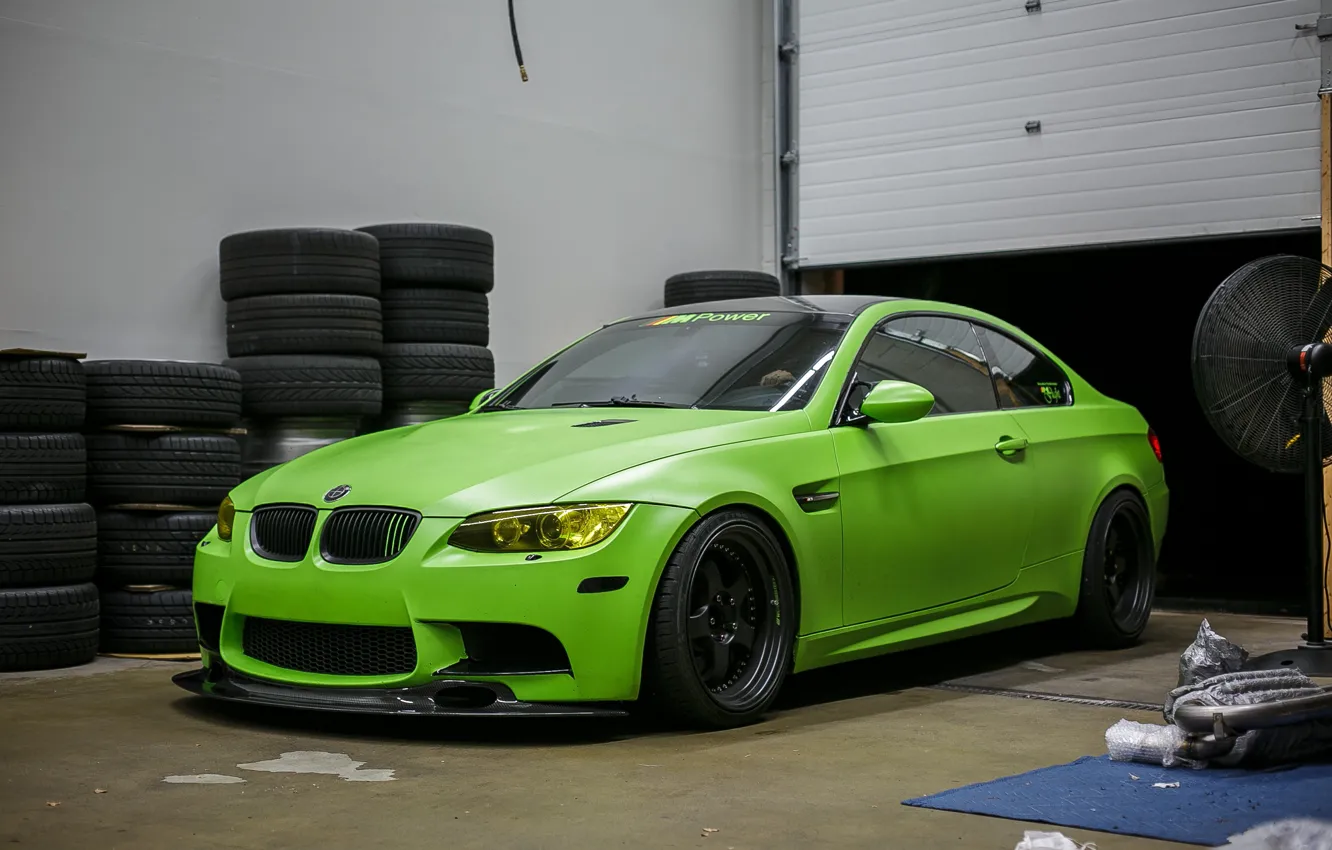 Фото обои E92, M3, Light green, Tyres