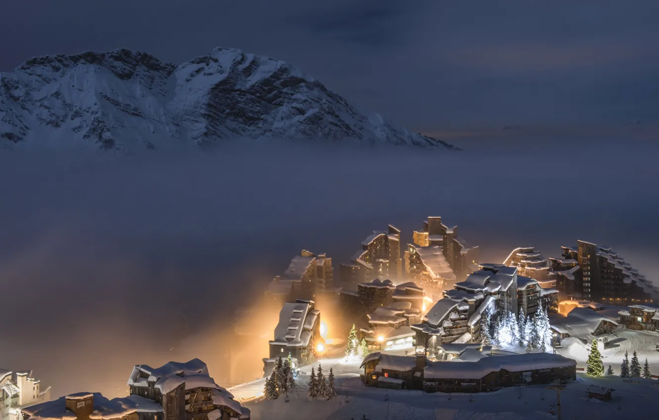 Фото обои зима, снег, горы, ночь, огни, Франция, отель, курорт