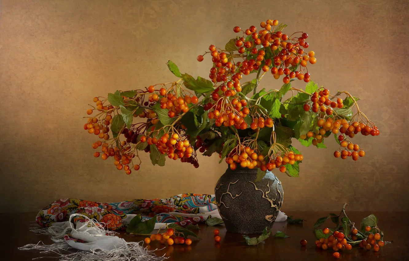Фото обои ветки, ягоды, ваза, платок, калина