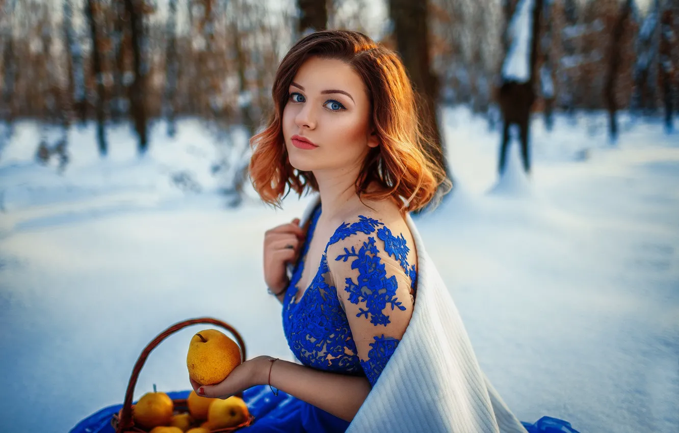 Фото обои зима, девушка, платье, груши, Monika, Деян Романов