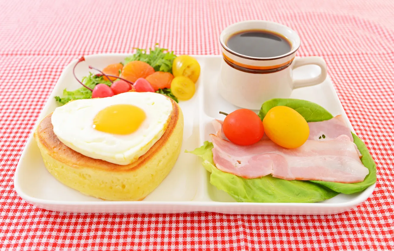 Фото обои яйцо, кофе, завтрак, помидоры, томаты, бекон, булочка, coffee
