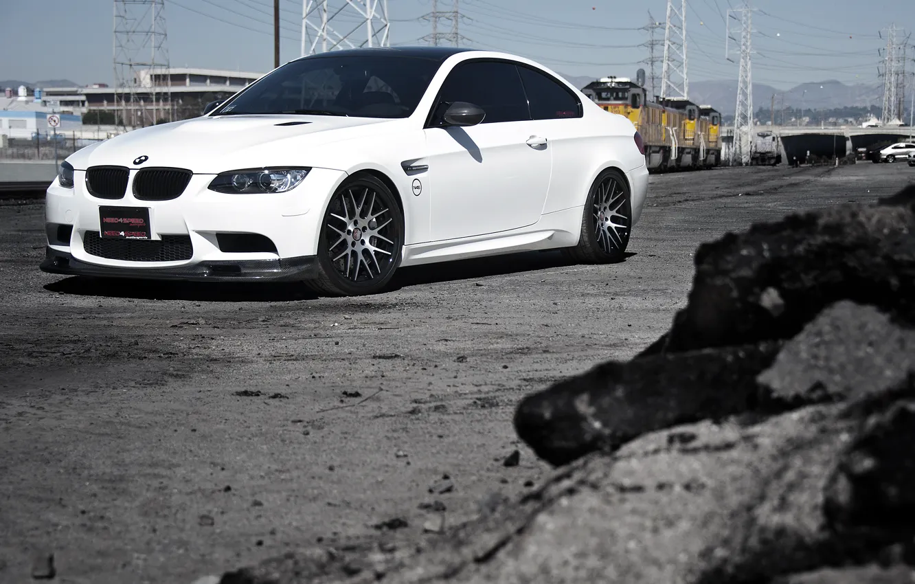 Фото обои белый, небо, жёлтый, bmw, бмв, поезд, white, wheels