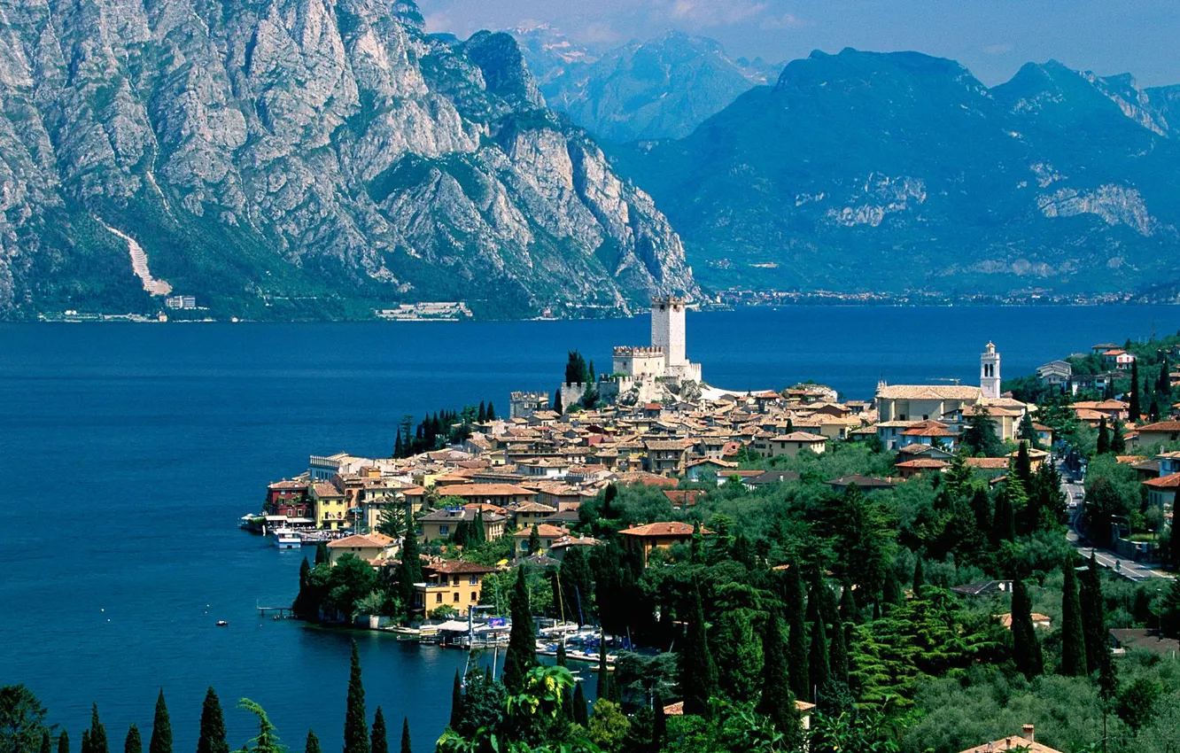 Фото обои горы, город, озеро, Италия