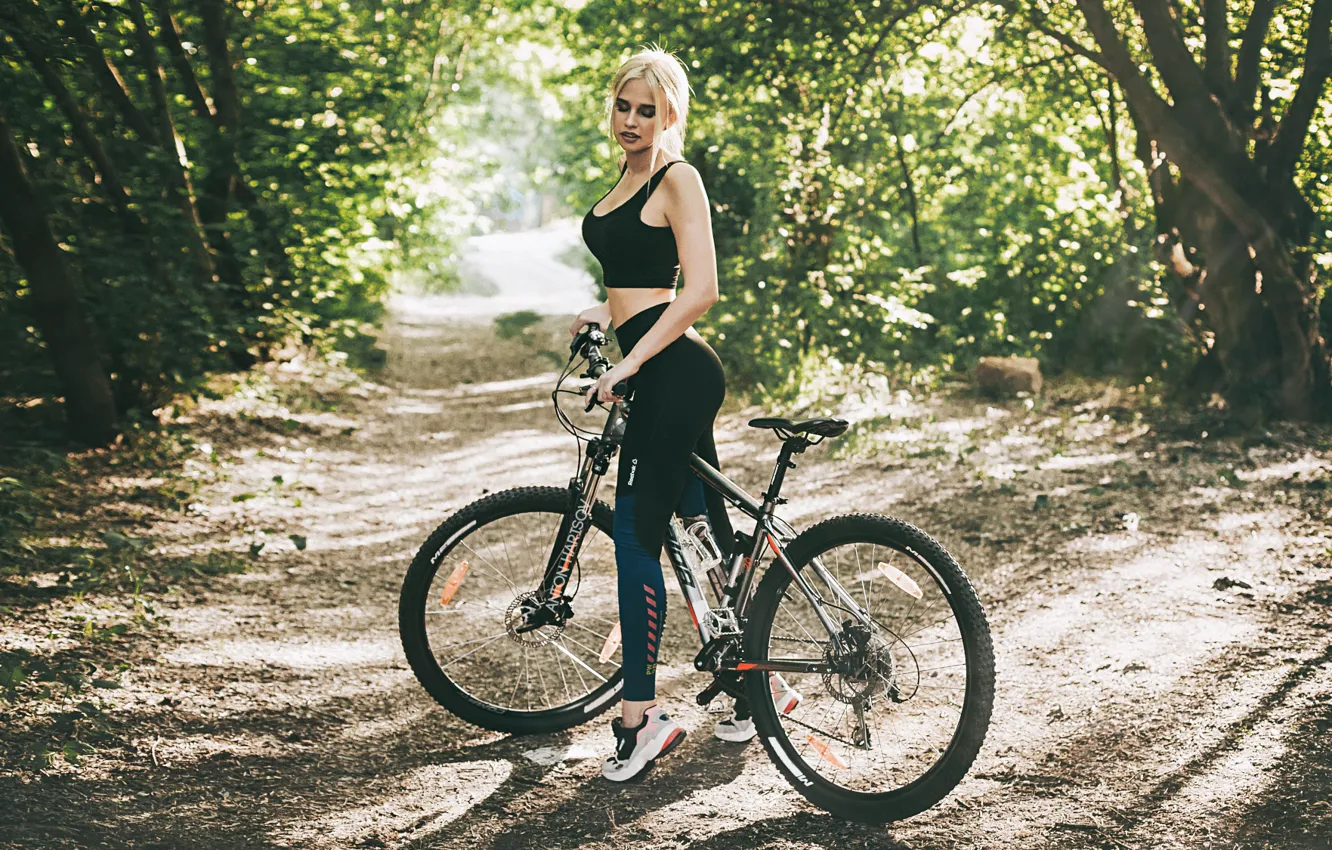 Фото обои велосипед, поза, Девушка, Антон Харисов