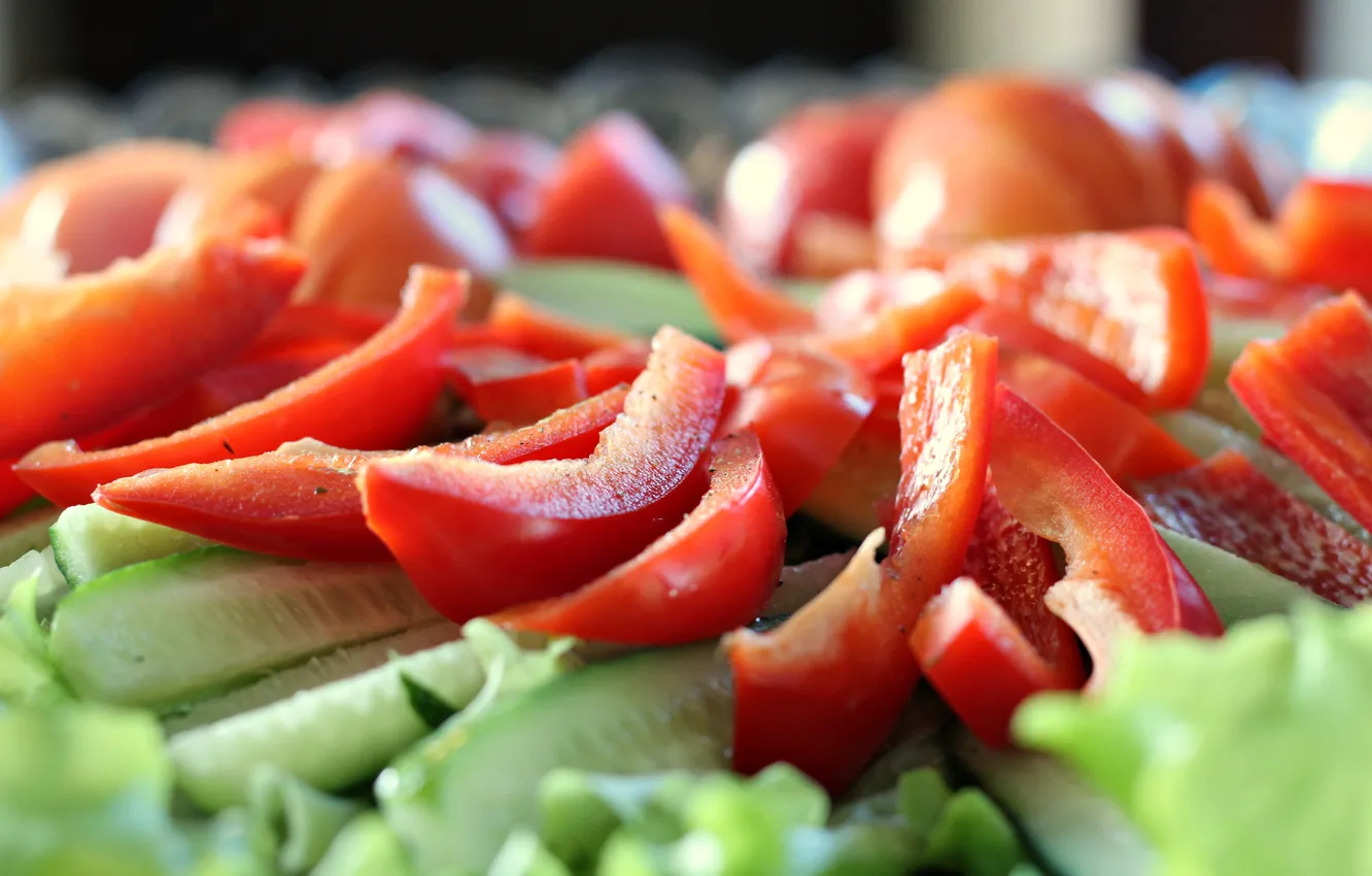 Фото обои перец, ярко, овощи, огурцы, салат