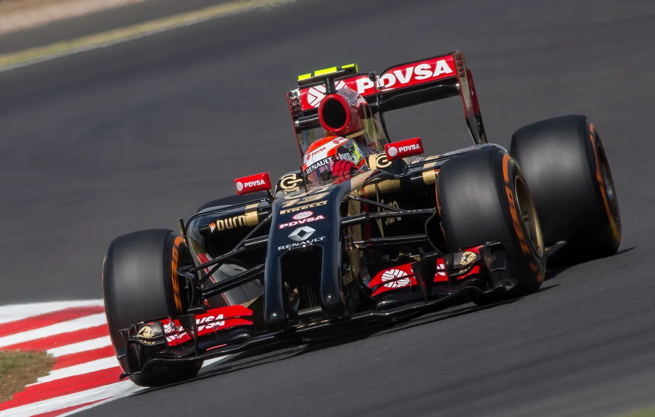 Фото обои Pastor Maldonado, Lotus-Renault