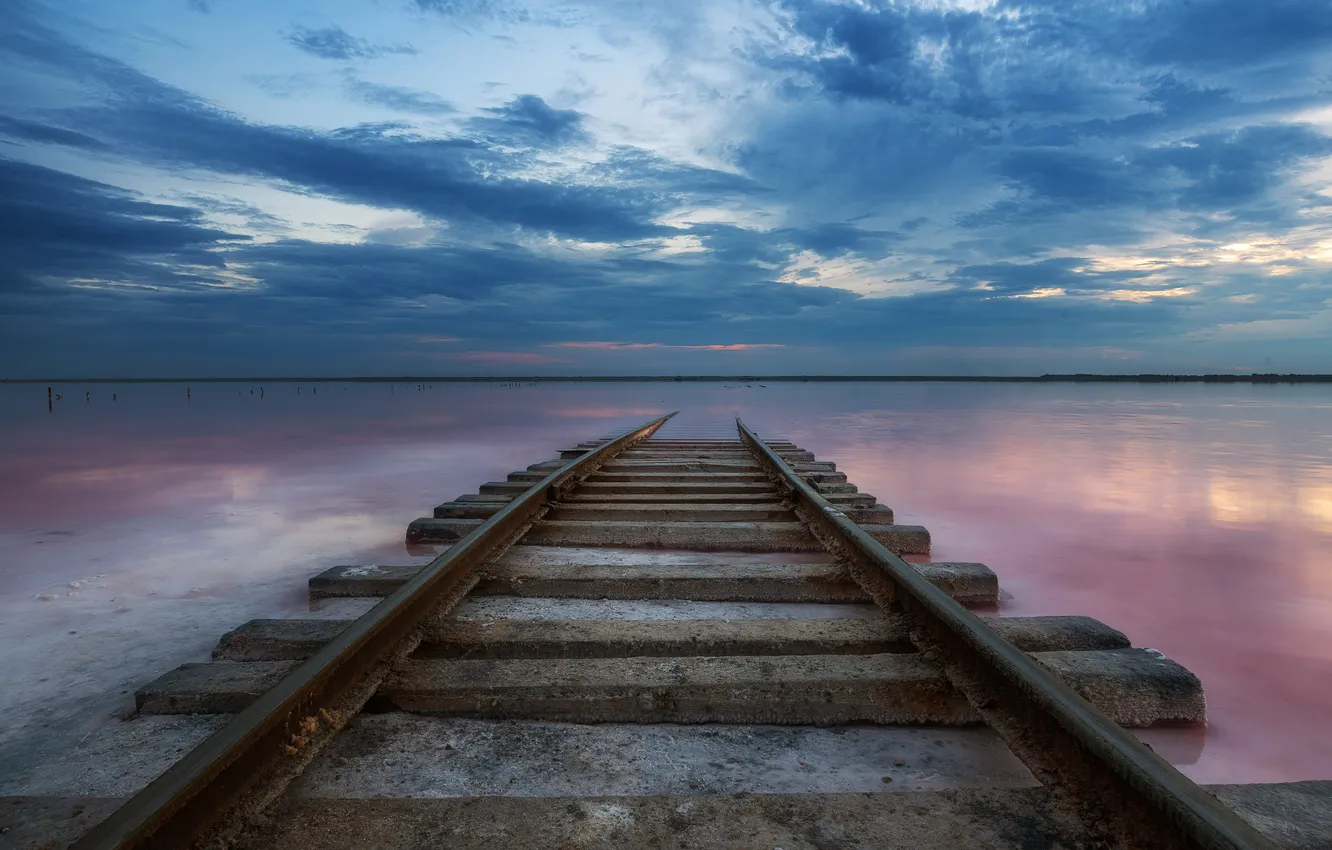 Фото обои underwater, sunset, water, rails, end of the road