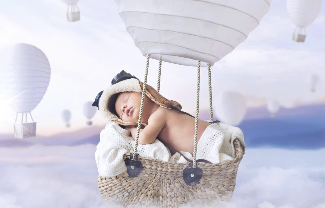 Фото обои облака, воздушный шар, сон, мальчик, спит, корзинка