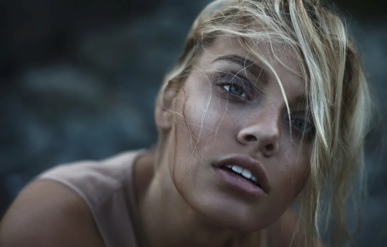 Фото обои девушка, волосы, губы, прядь, Aleah Michele, Show me your soul