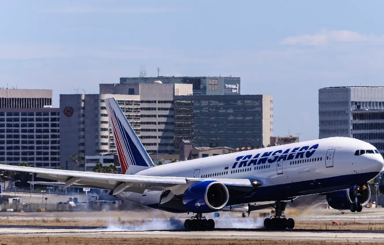 Фото обои аэропорт, Boeing, самолёт, посадка, боинг, 777, пассажирский, Трансаэро