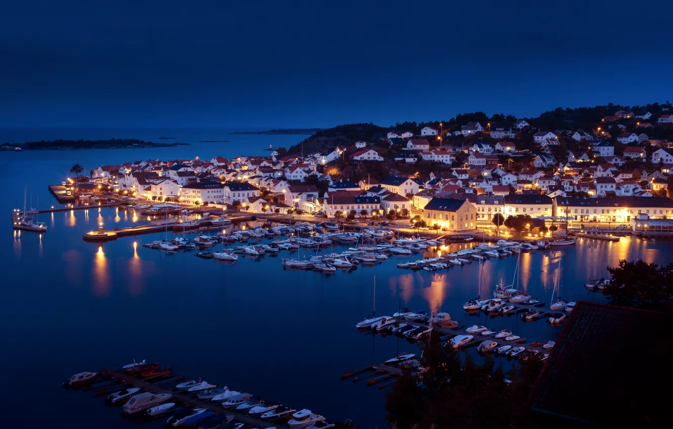 Фото обои море, ночь, здания, дома, яхты, порт, Норвегия, панорама
