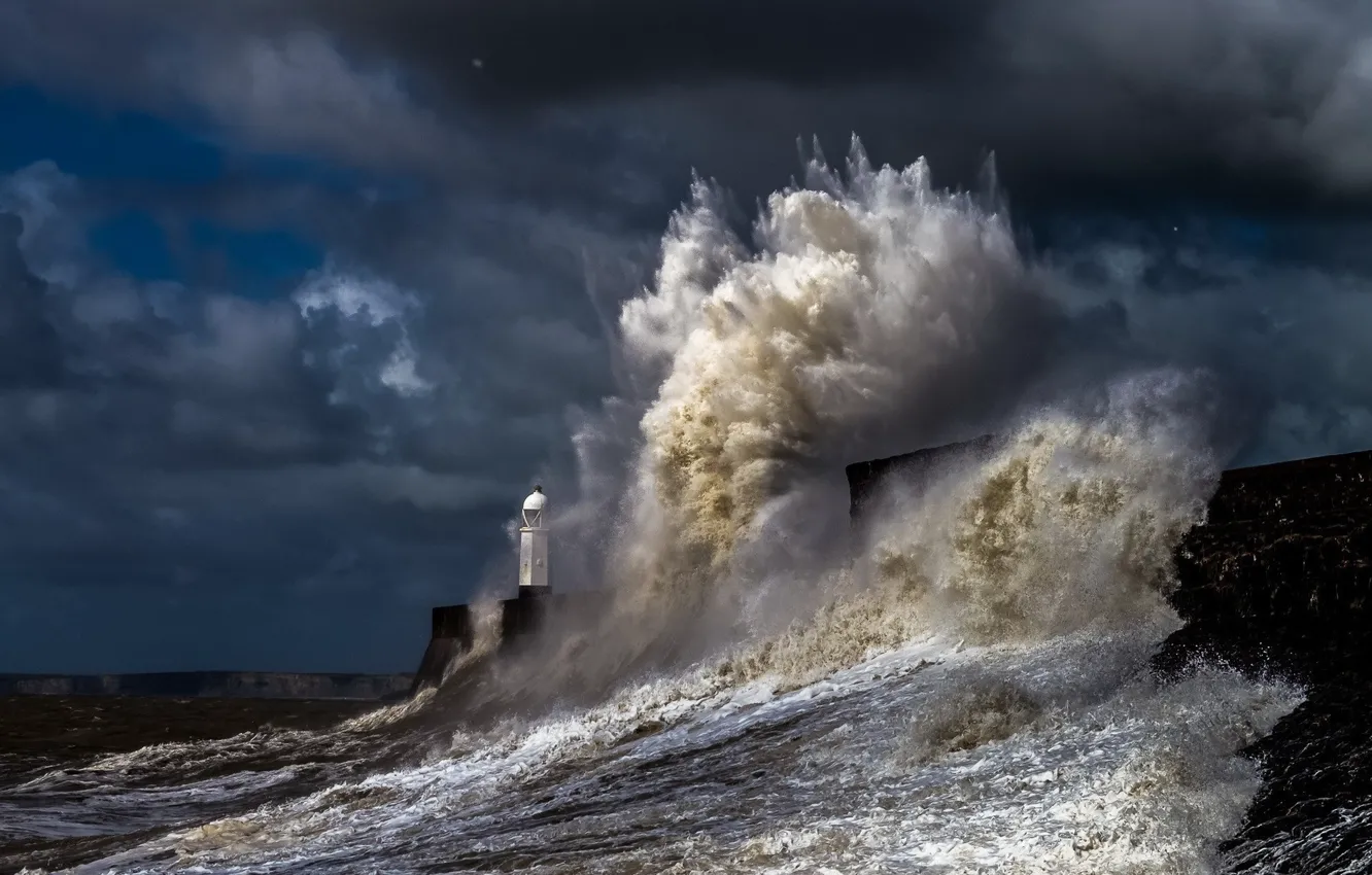 Фото обои море, брызги, шторм, природа, волна, Маяк, красиво, волнорез