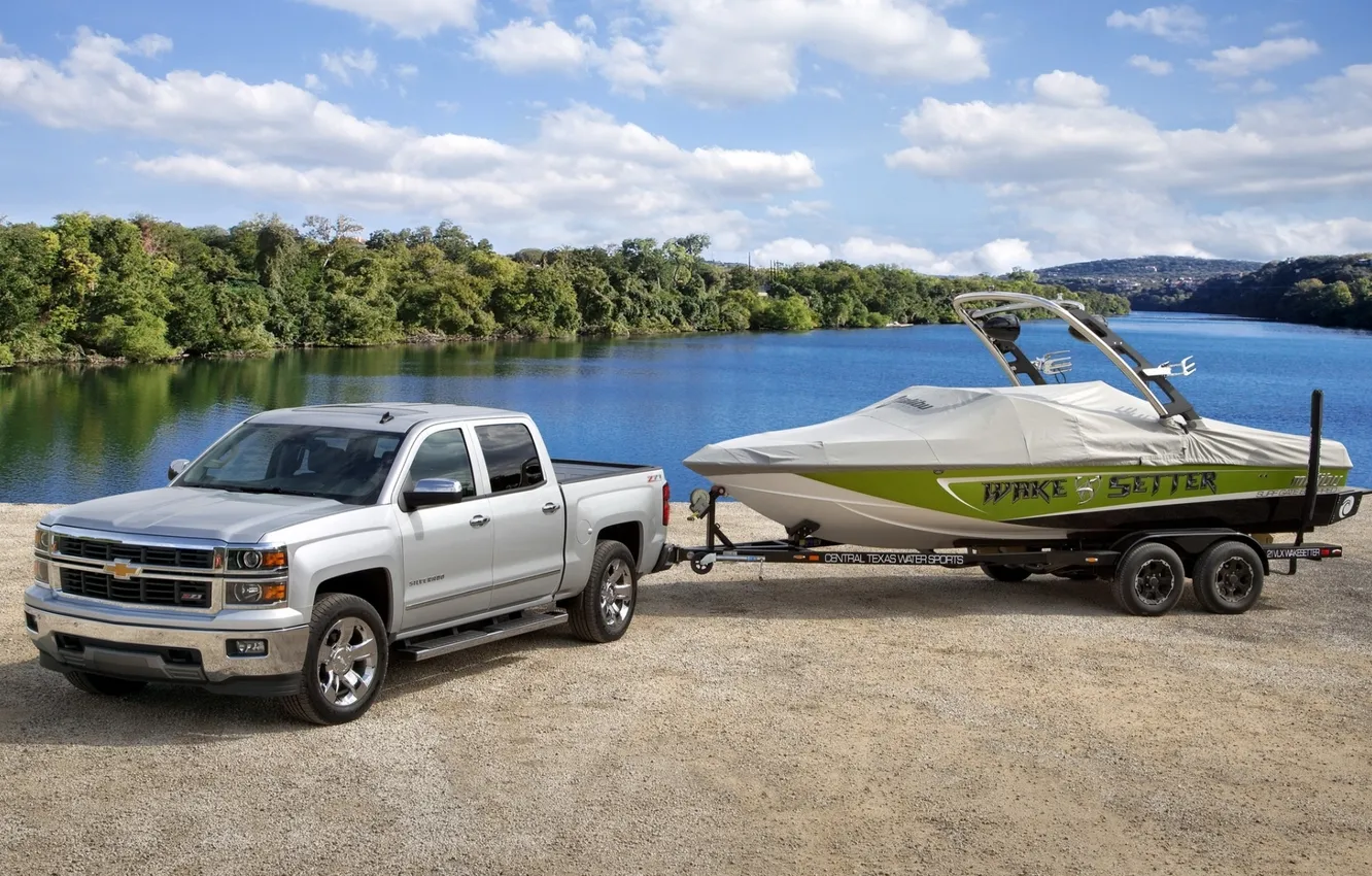 Фото обои Chevrolet, Шевроле, пикап, Crew Cab, Silverado, Z71, Сильверадо, лодка.небо