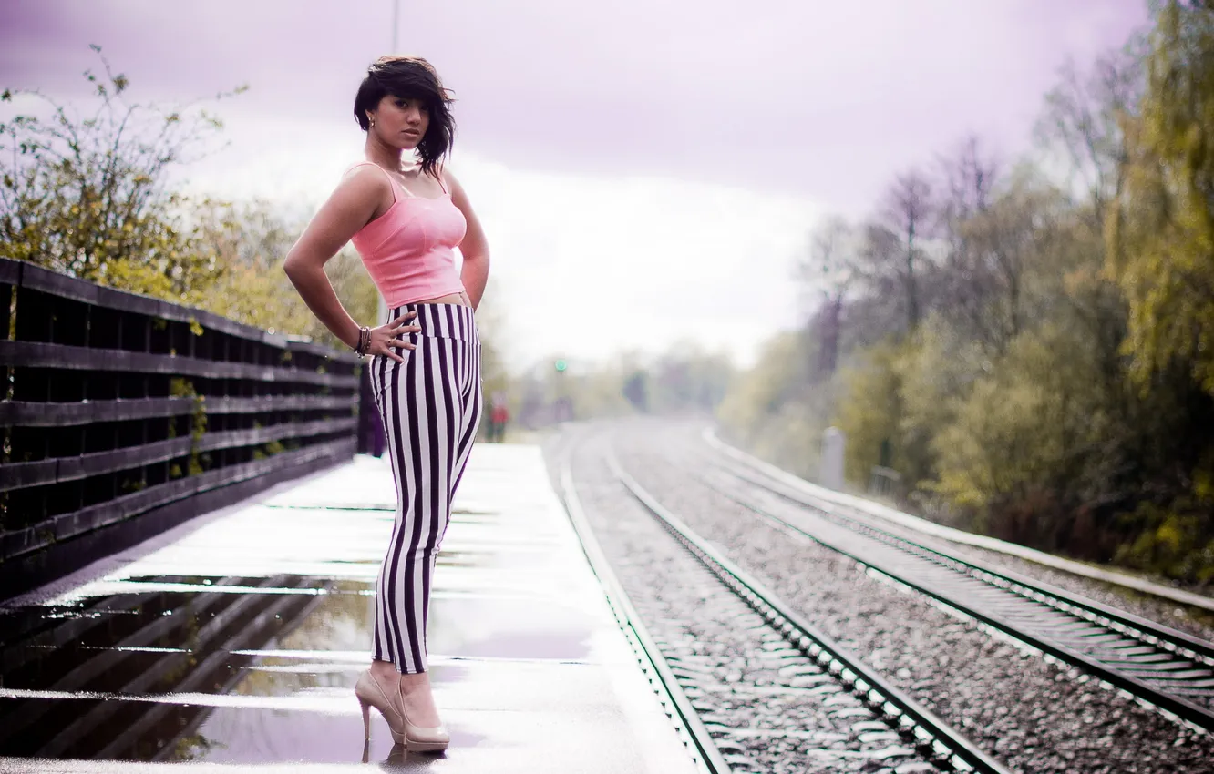 Фото обои дорога, девушка, фон