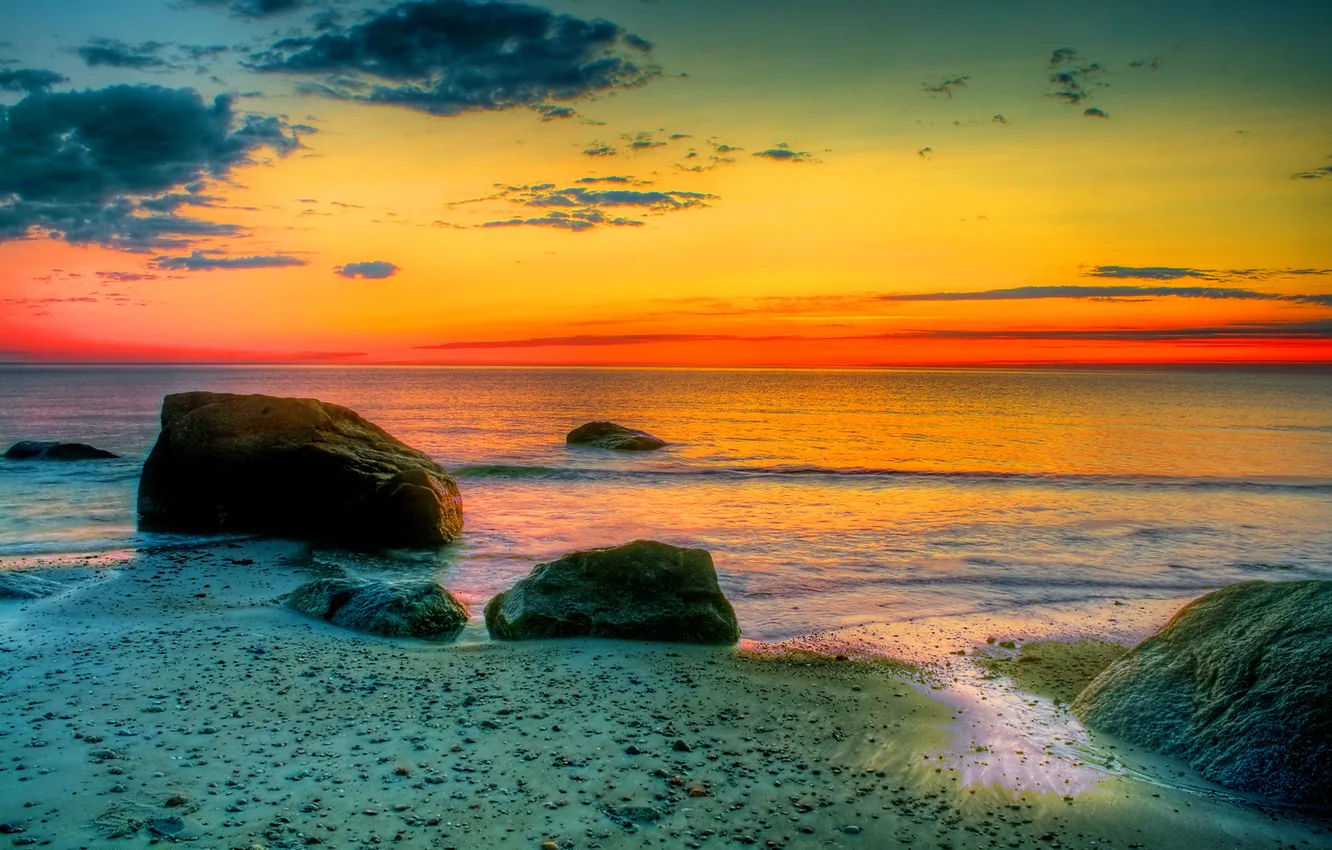 Фото обои море, небо, облака, камни, берег, HDR, зарево