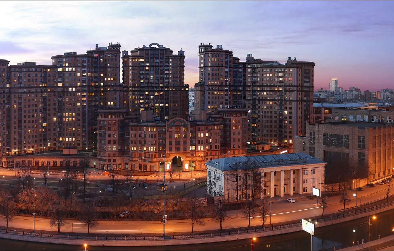 Фото обои закат, огни, река, дороги, дома, вечер, панорама, Москва